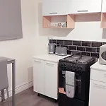 Ivy Chic Apartments By Citynest