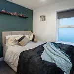 Bank Street Apartment 4