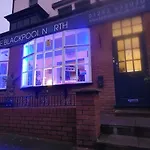 Blackpool North Close To Station With Free Parking