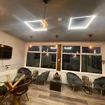 Oakwell Hotel