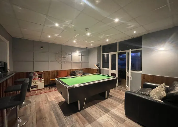 Oakwell Hotel