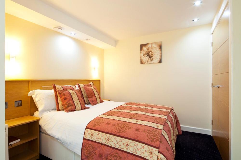 Queens Mansions: The Maisonette Apartment