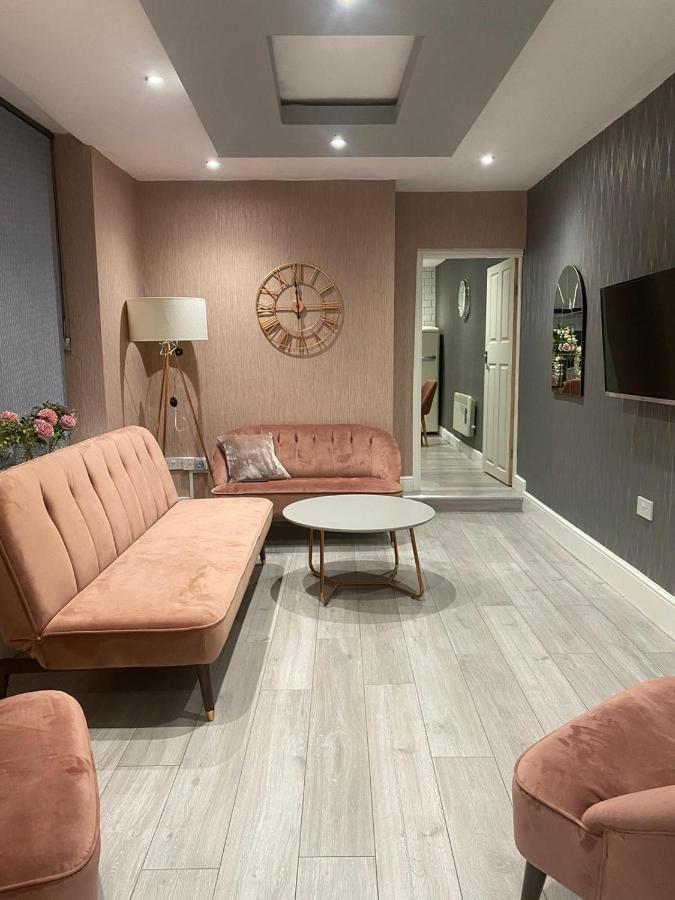 Ali's F1 Apartment Blackpool