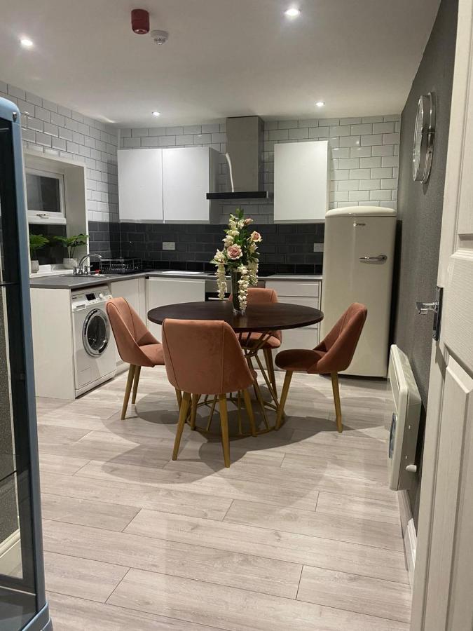 Ali's F1 Apartment Blackpool