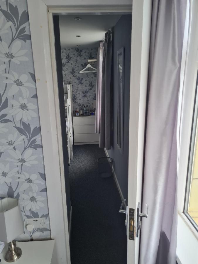 Queens Plaza 3* Blackpool