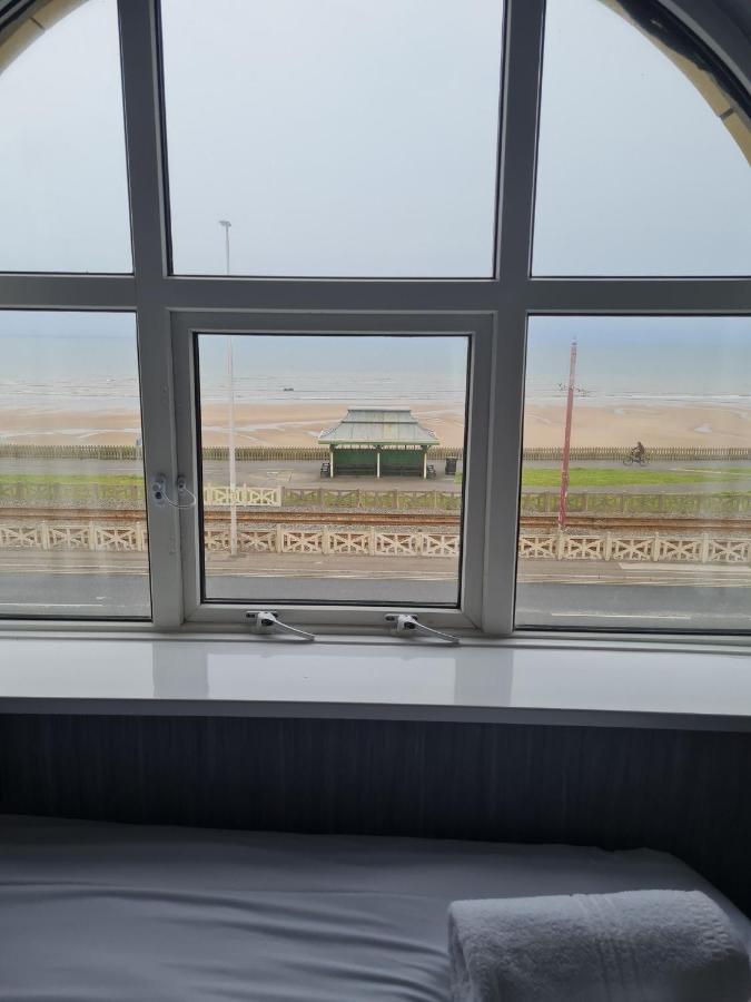 Queens Plaza Bed & Breakfast Blackpool