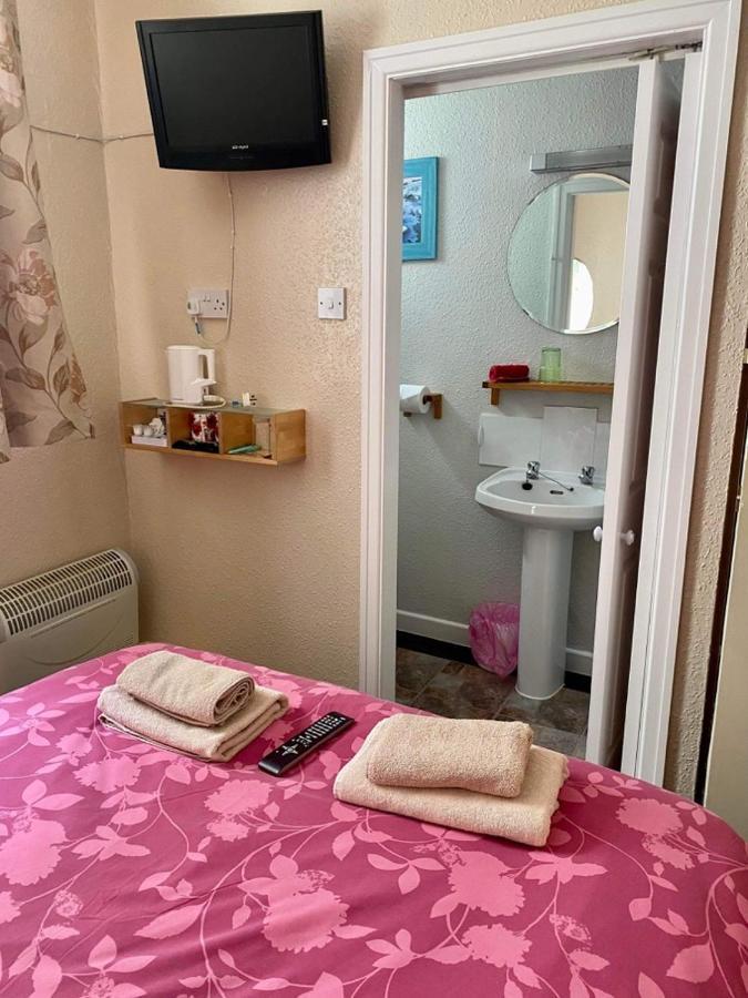 Walkden House Guest house *