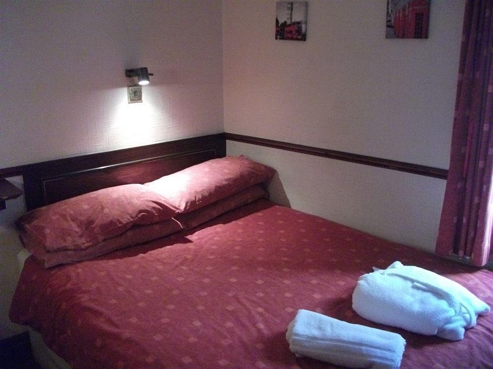 Trentham 3*