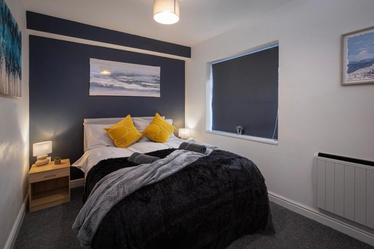 Bank Street 5 Apartment *