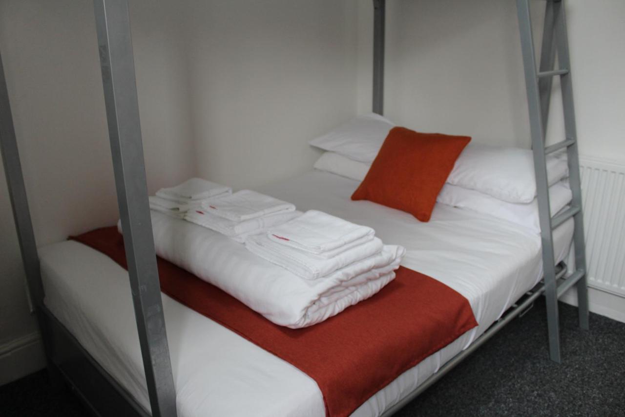Backpackers & Hotel 2*