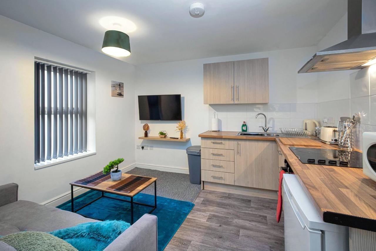 Bank Street 4 *