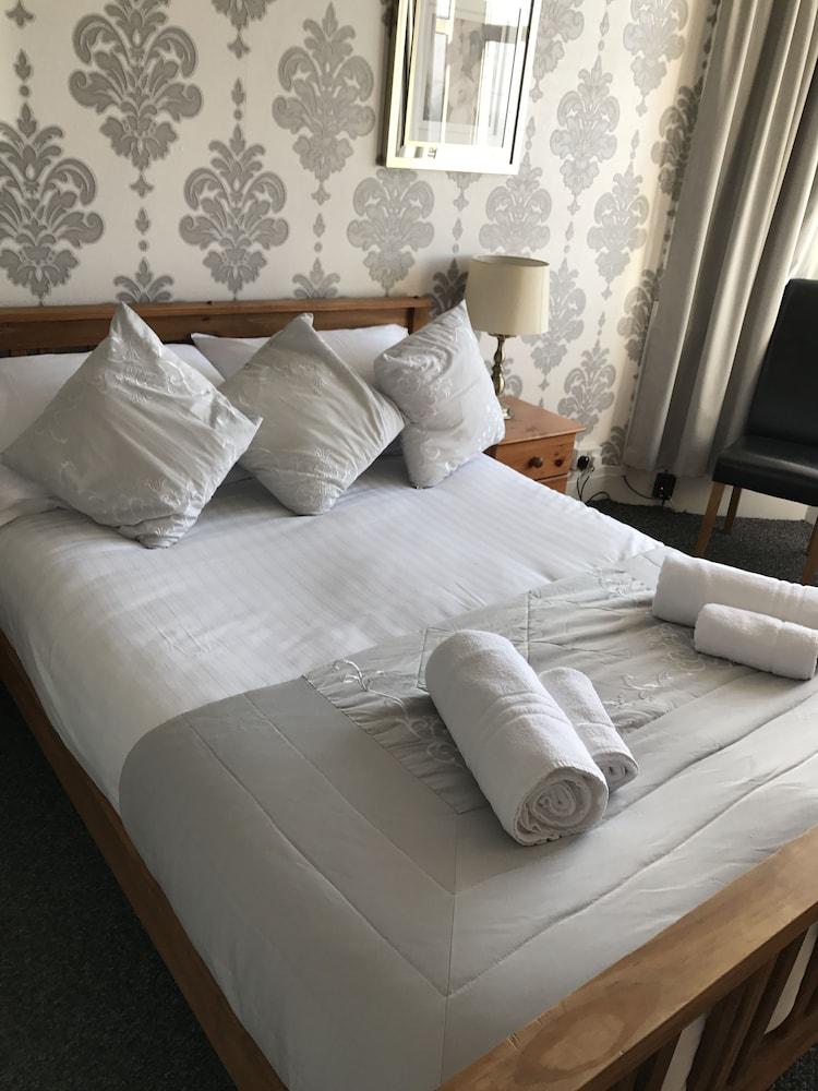 Queens Plaza Bed & Breakfast 3*