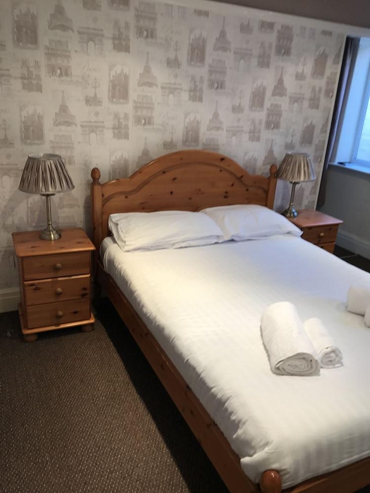 Queens Plaza 3* Blackpool