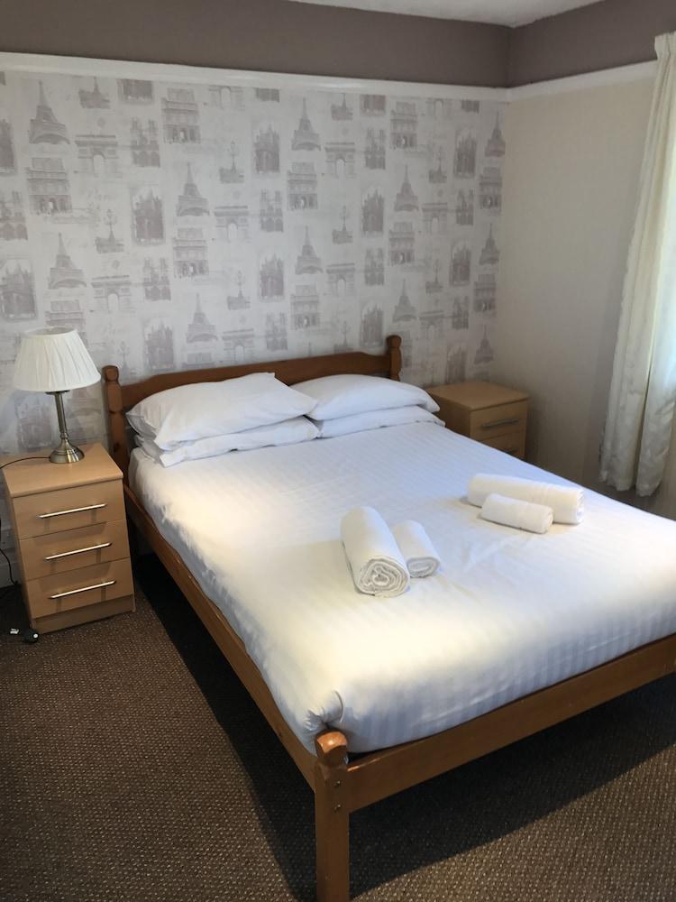 Queens Plaza Bed & Breakfast 3*