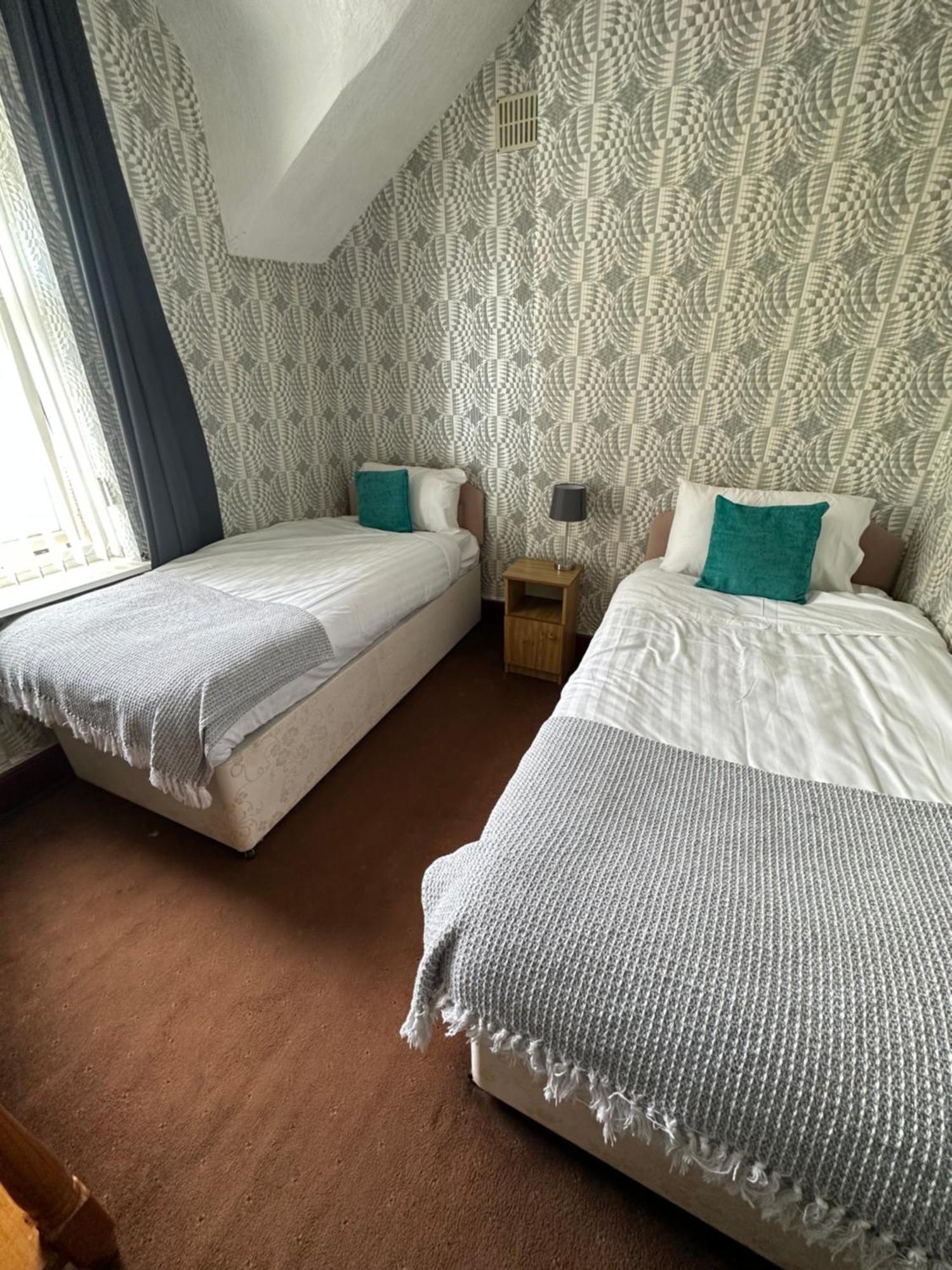 Hotel The 3*