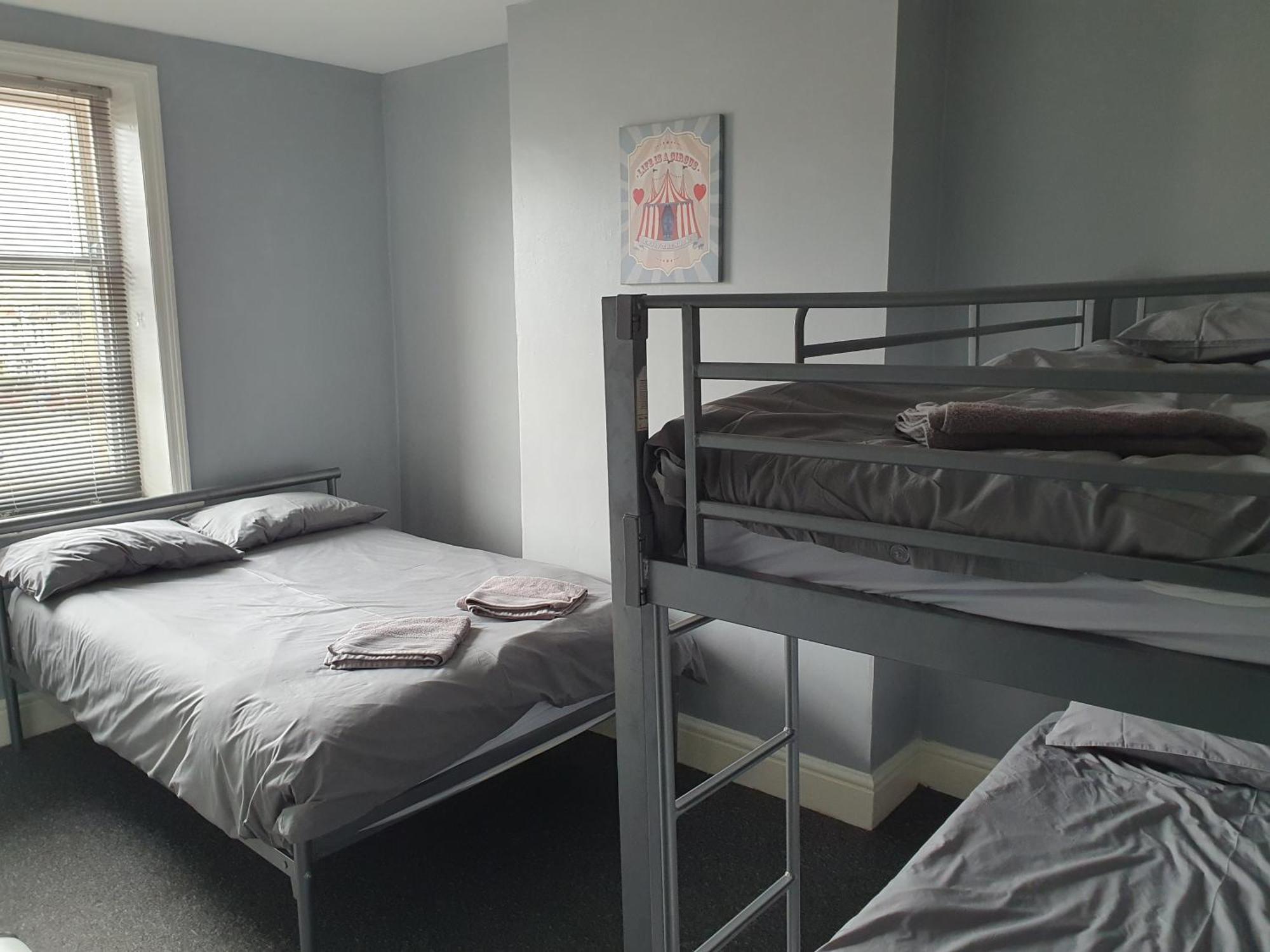 Guest house North Close To Station With Free Parking