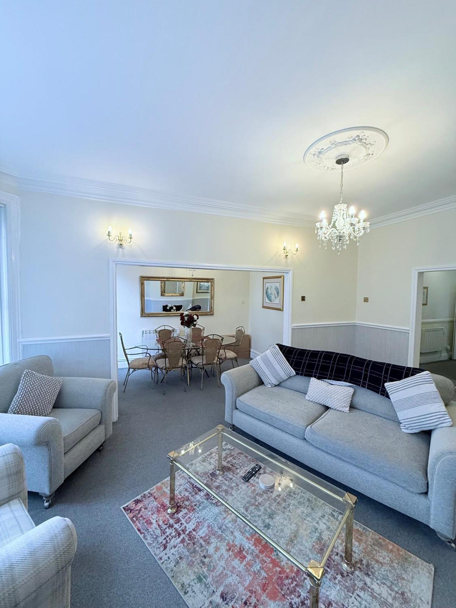 Large Luxury Apartment *