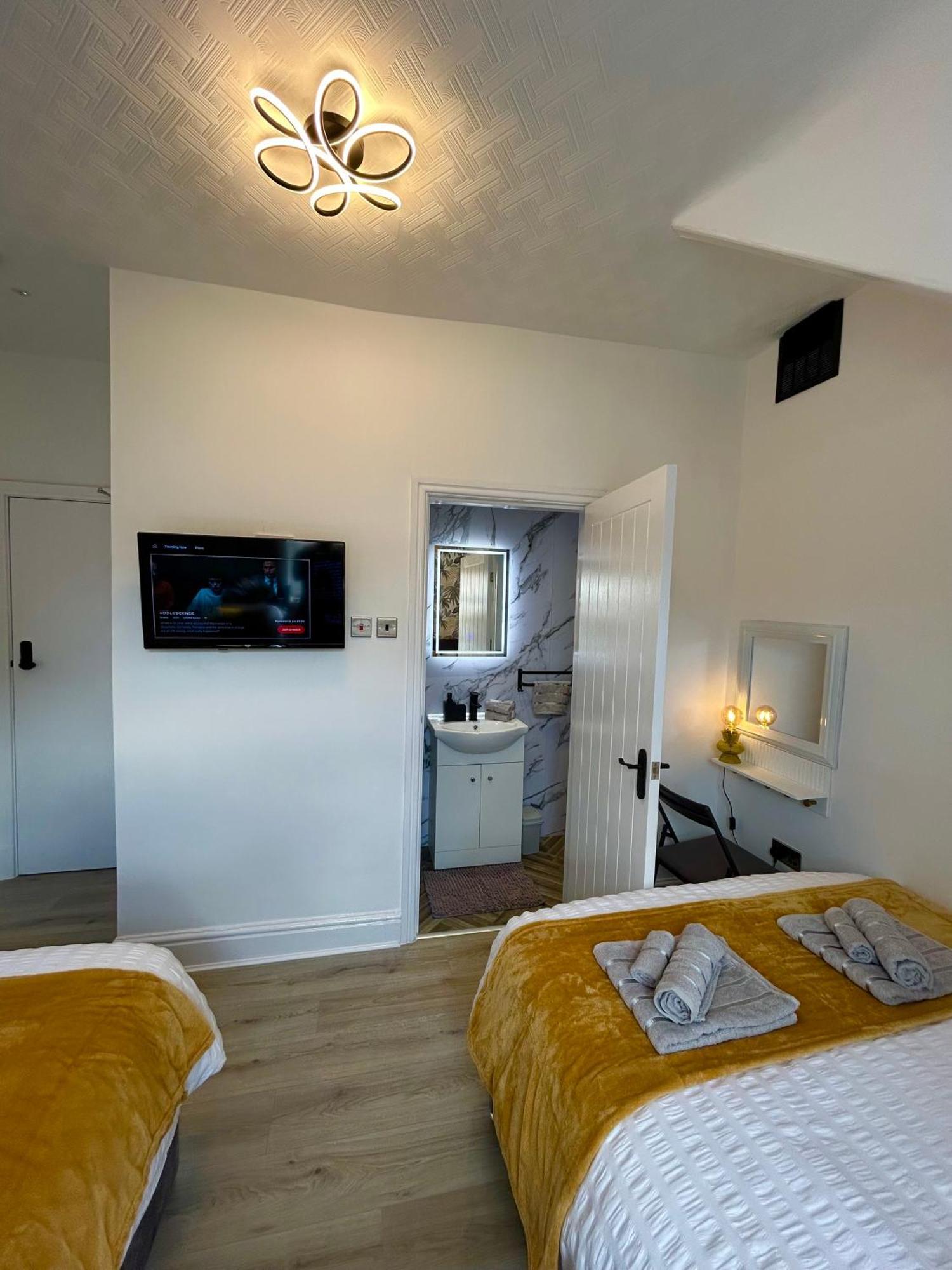 New - The Fun House - Private Nightclub Holiday home Blackpool