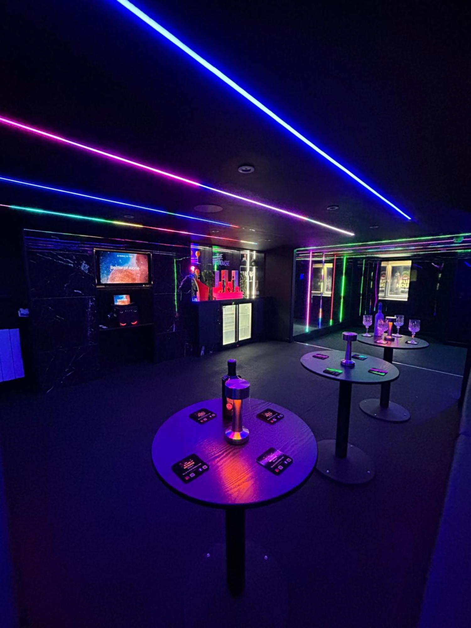 New - The Fun House - Private Nightclub Holiday home Blackpool
