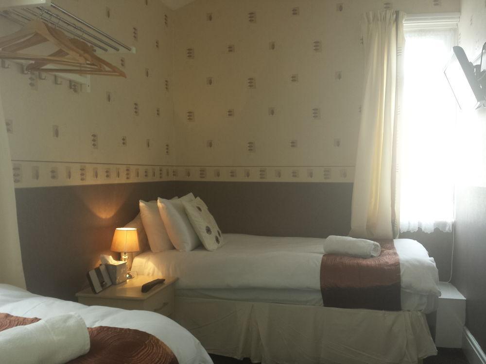 Mardonia 3* Blackpool