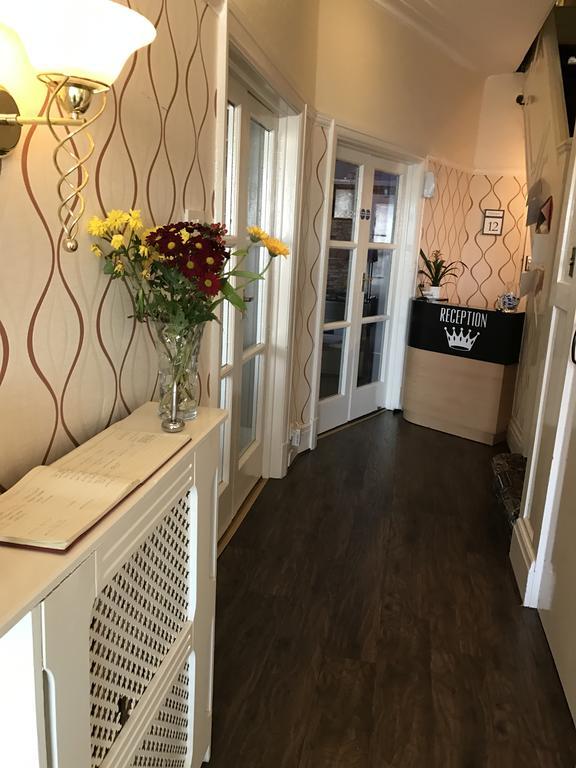 Queens Plaza 3* Blackpool