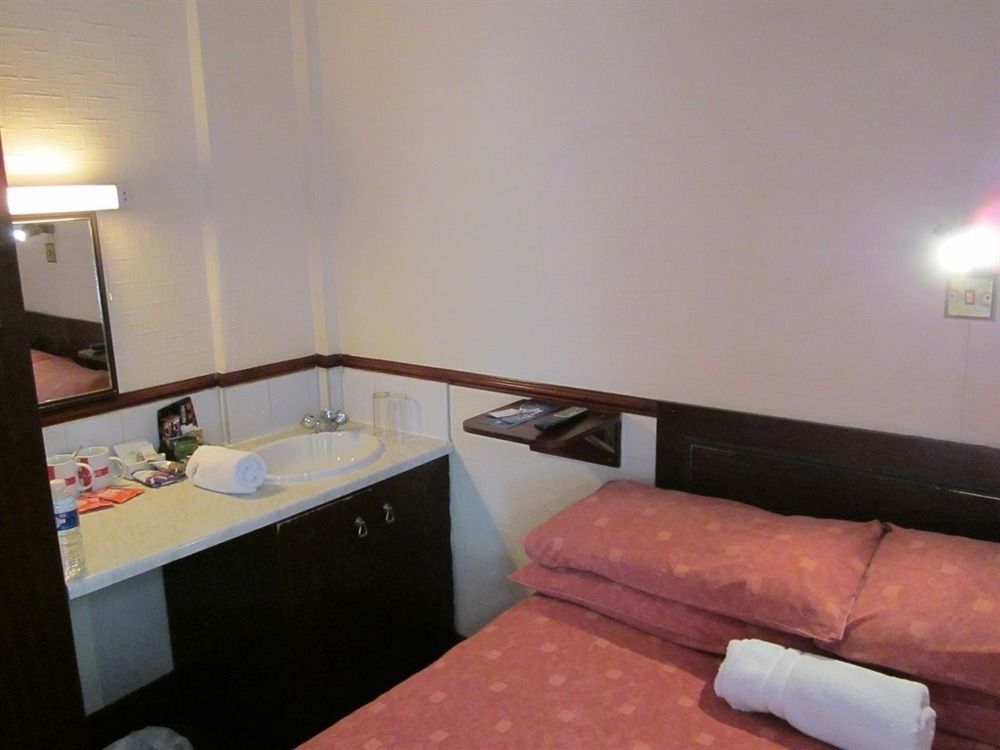 Trentham Guest house 3*