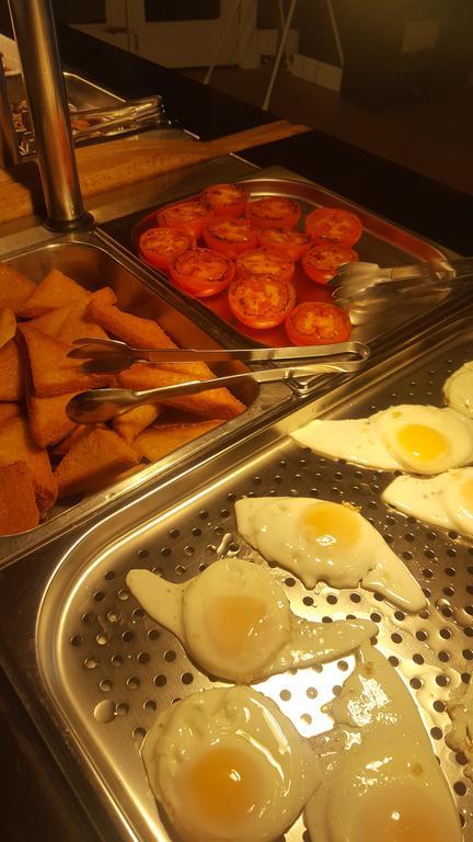 Queens Plaza Bed & Breakfast Blackpool