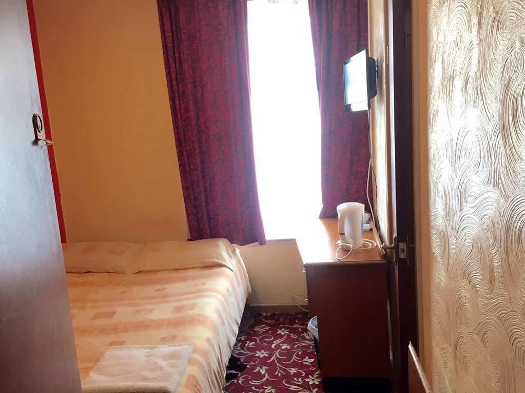 The Stone House 2* Blackpool