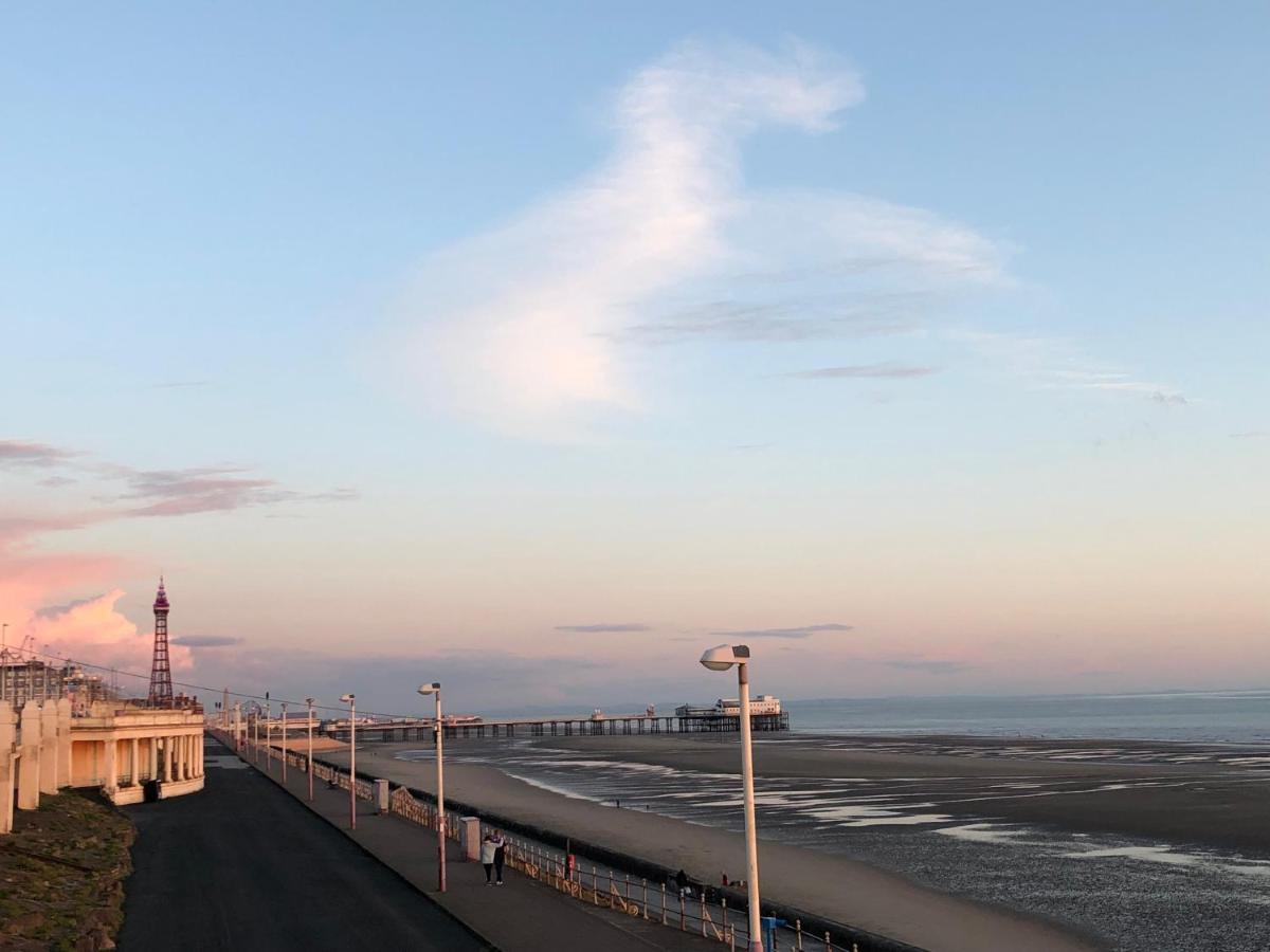 Inn Cherry Blossom Blackpool