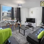 2 Bedroom Apartment At Blackpool , Top Notch Serviced Accommodation , Free Wifi