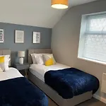 Blackpool Sleepover Apartment 5 Free Parking Sleeps 6