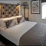 Blackbird Accommodation And Luxury Apartments Room 14