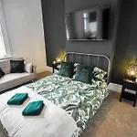 Hesketh Villa - 4 Bedroom Seaside Holiday Home