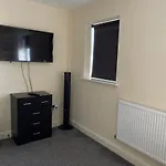 Cheerful 3 Bedroom Town House With Hot Tub