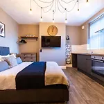 Veyron Apartments - Part Of The V Group