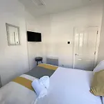 The Central Suite Sasco Apartments