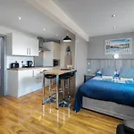 Seaside Suites Superior Family Apartments