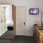 Oyo Wave Crest Hotel