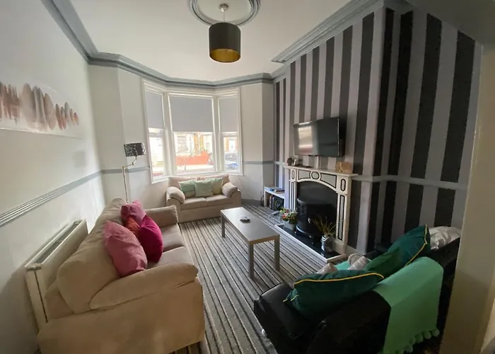 Blackpool Abode - Seaside Cove