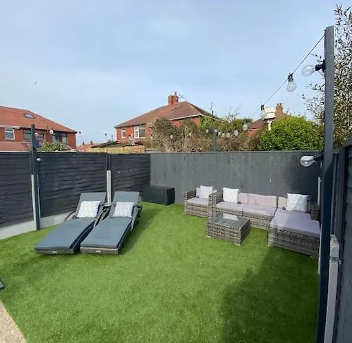New 3 Bedroom Family Beach Home With Outdoor Living