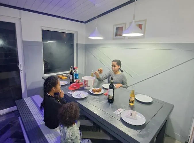 Family Holiday With Hot Tub , Family Groups Only