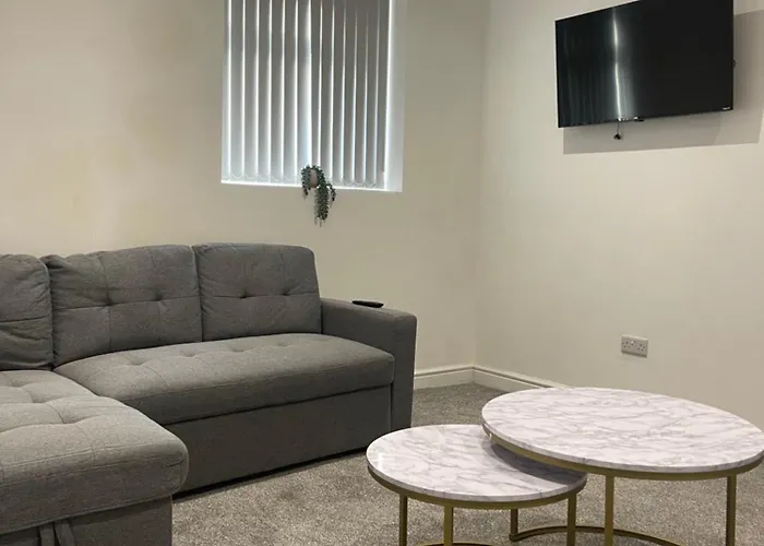 Ground Floor - Balmoral Stays - Apartment 2 - Sleeps 6 Free Wifi