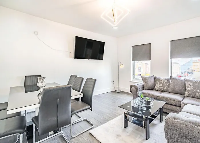 Sea View Apartment Two - Uk36847