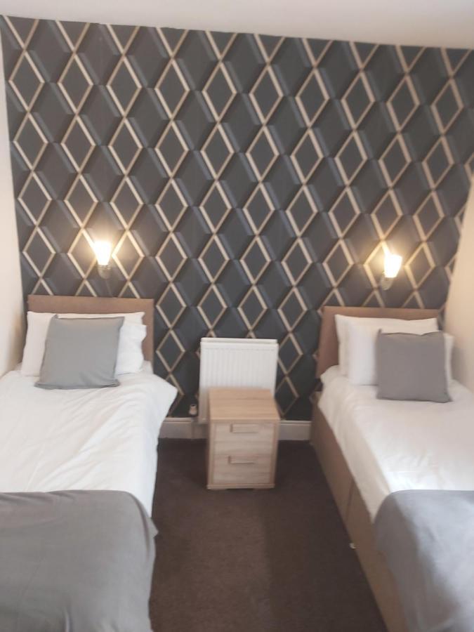 Rayners 3* Blackpool