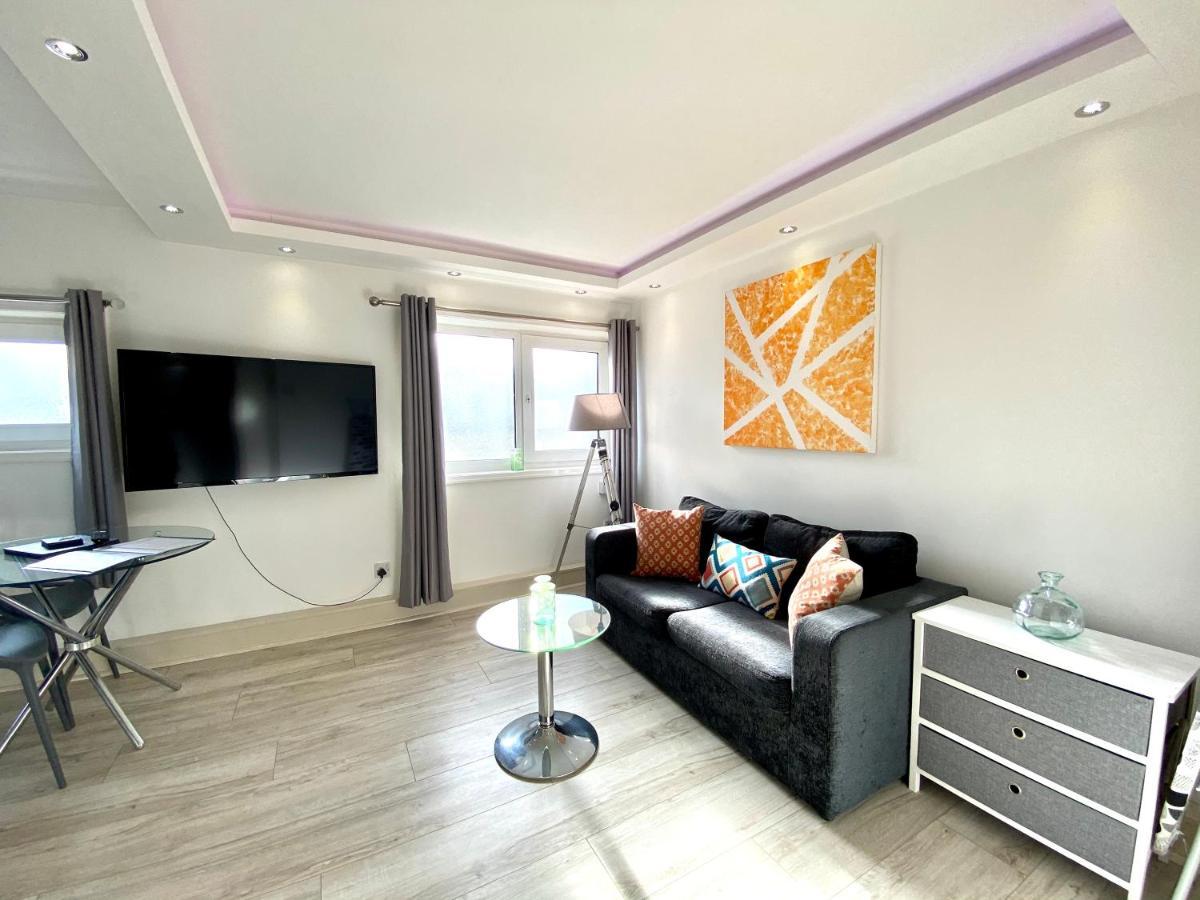 Kennedy House By Service Apartment