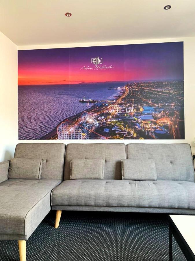 Luxury Apartment *