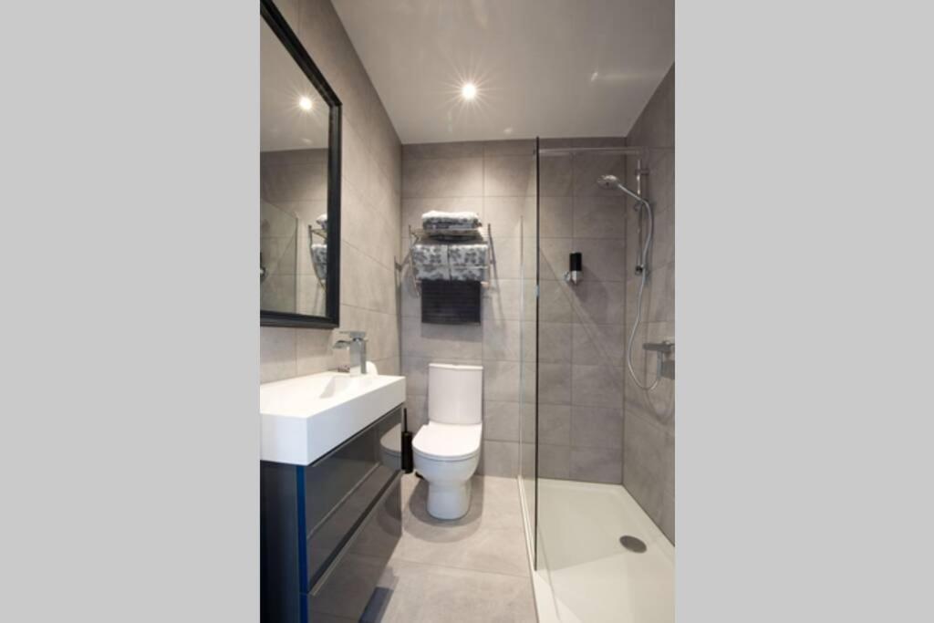 Blackbird Luxury 5 Apartment