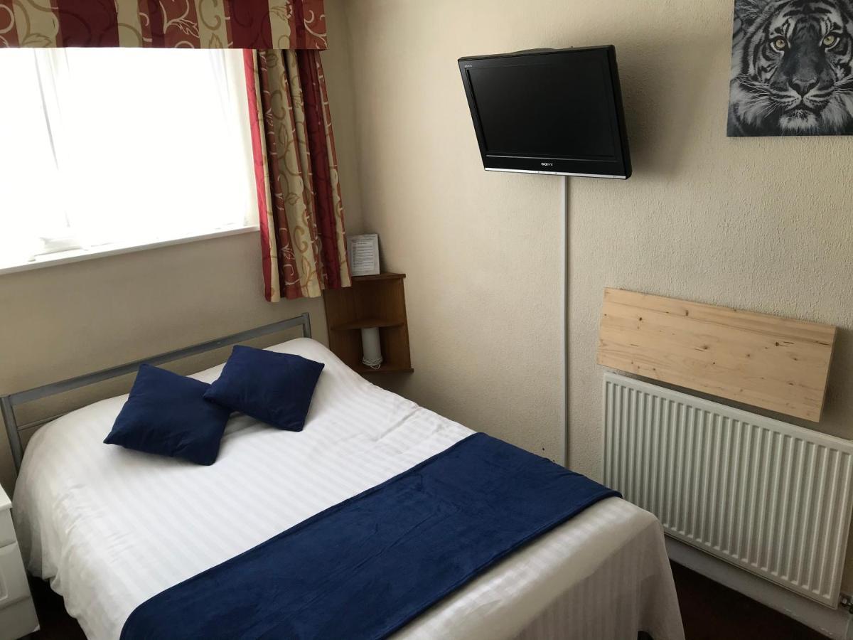 Victoria House - Self Catering Quiet - Adult Singles And Couples Only Blackpool