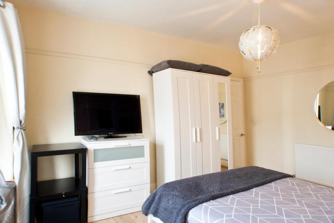 A Away From Now With Netflix And Ps4 Apartment