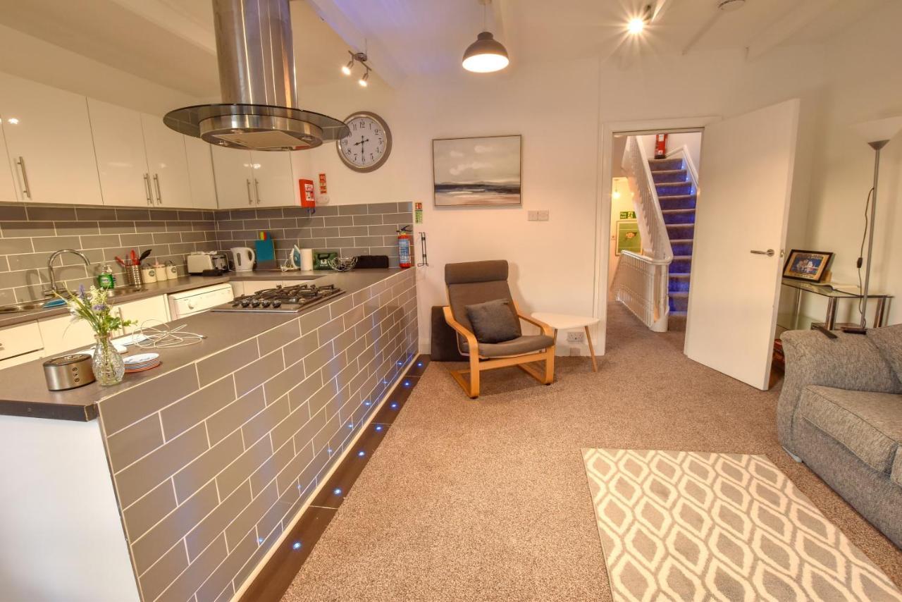 The Place By The Sea Apartment